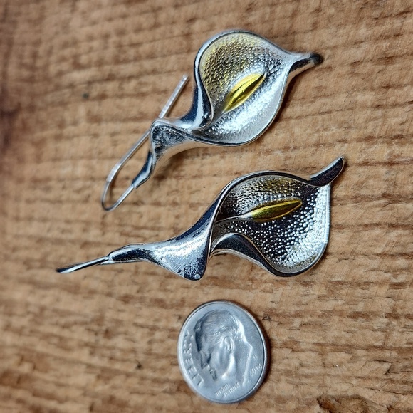 Beautiful Calla Lily‎ Floral Drop Earrings Silver - Picture 4 of 4